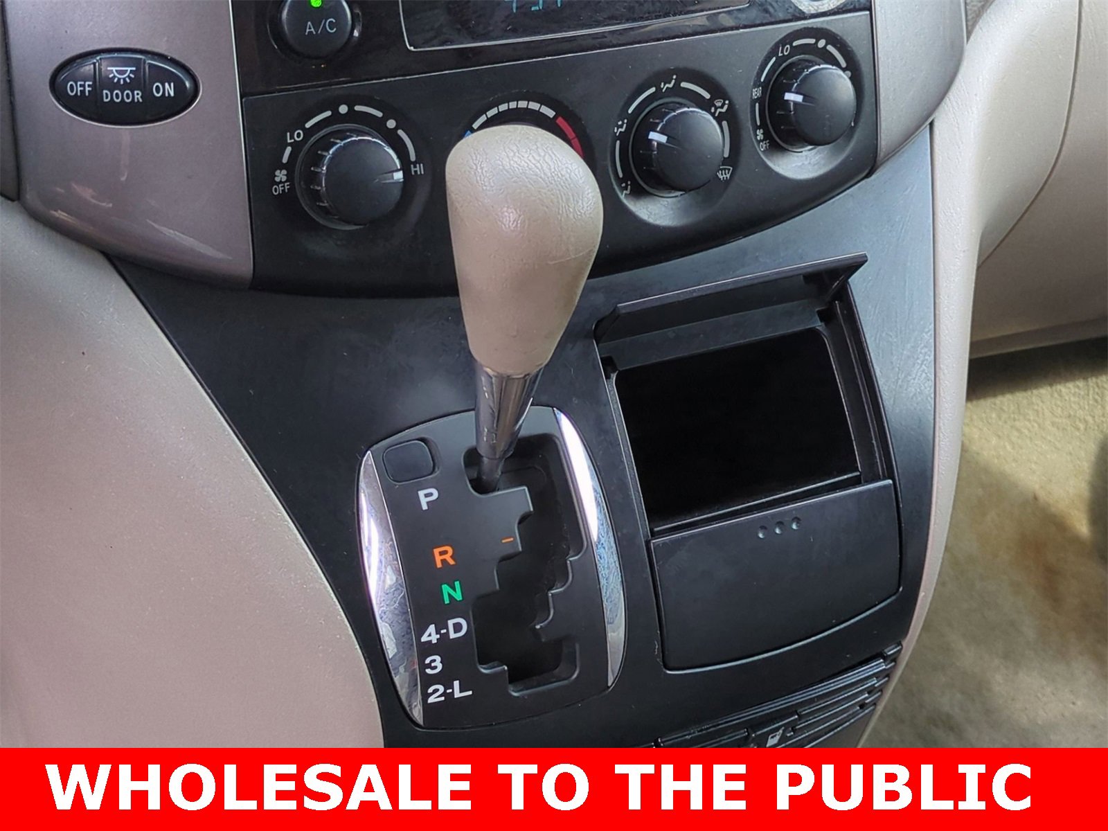 Thumbnail: 2008 Toyota Sienna - 25