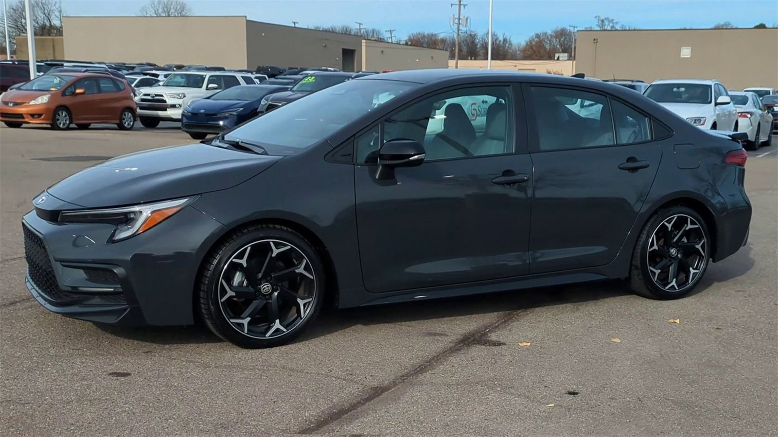 2025 Toyota Corolla SE photo 4