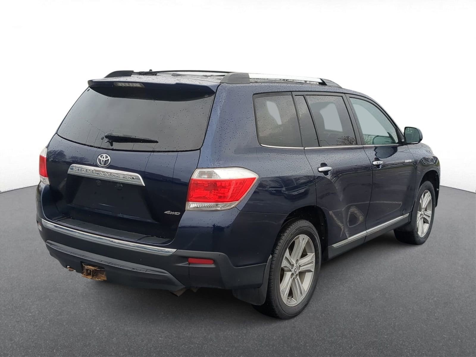 Thumbnail: 2012 Toyota Highlander - 8