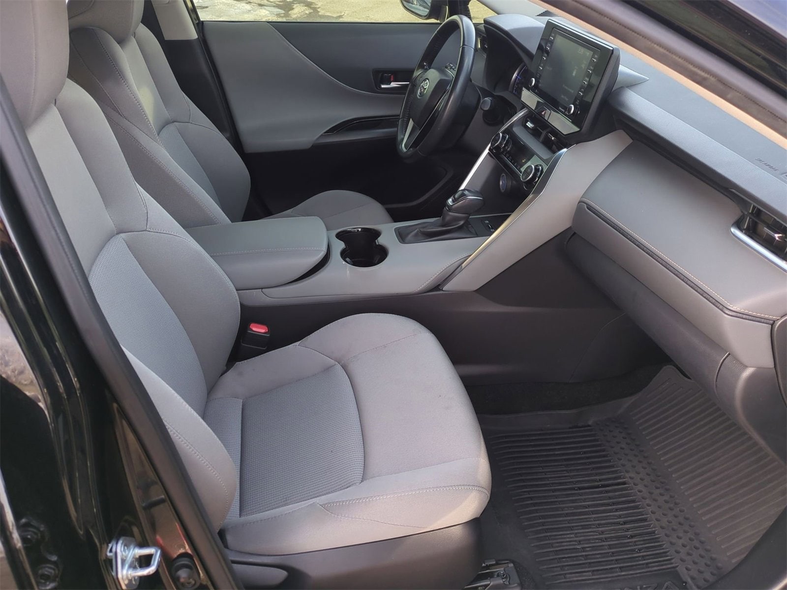 Thumbnail: 2021 Toyota Venza - 21