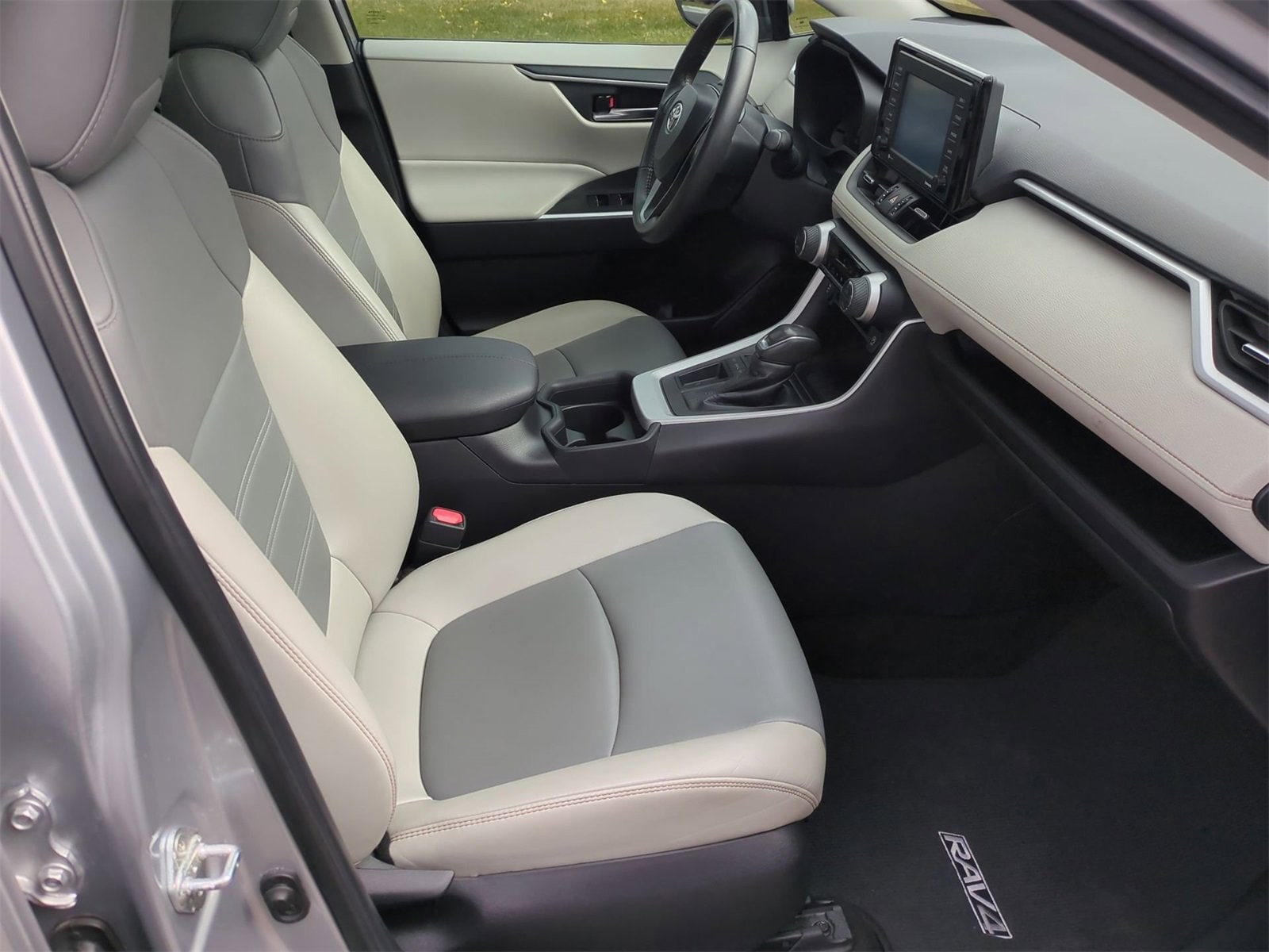 Thumbnail: 2020 Toyota RAV4 - 22