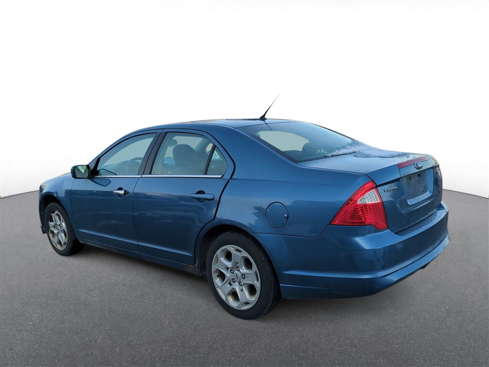 Thumbnail: 2010 Ford Fusion - 6