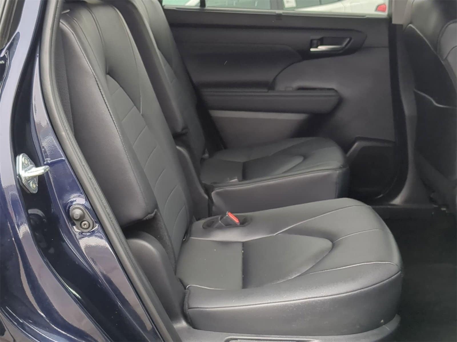 Thumbnail: 2025 Toyota Highlander - 27