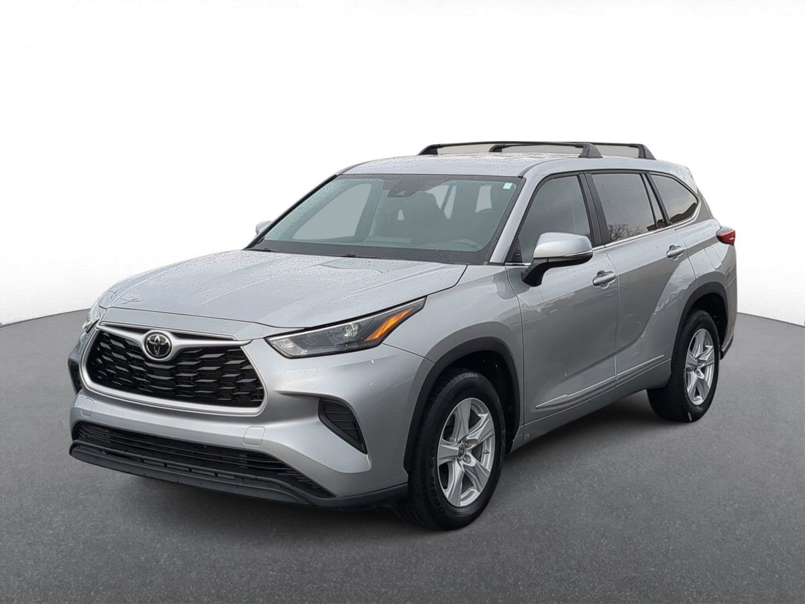 Thumbnail: 2023 Toyota Highlander - 4