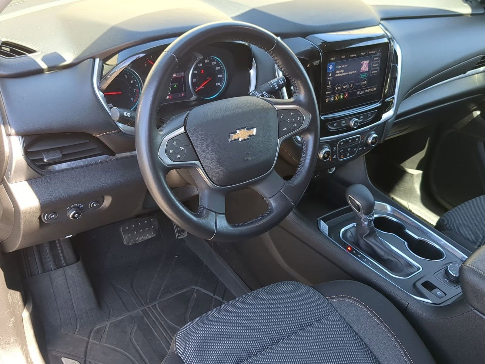 Thumbnail: 2021 Chevrolet Traverse - 10