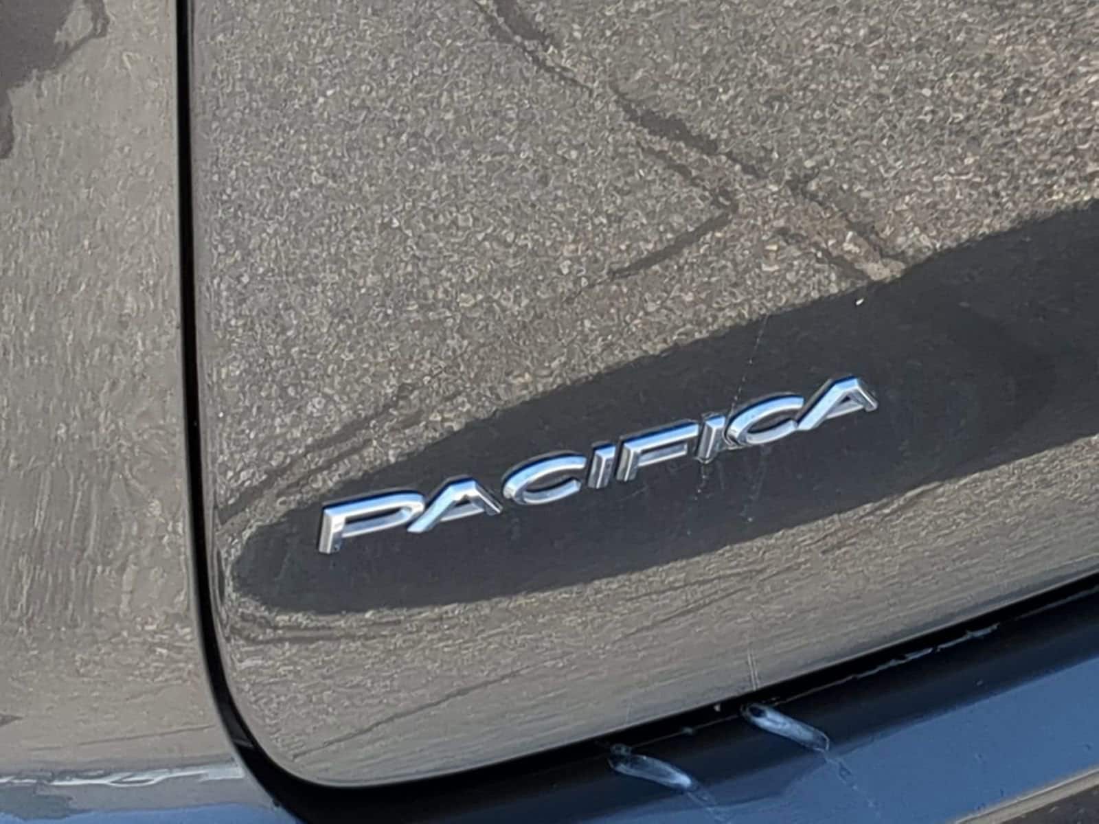 Thumbnail: 2017 Chrysler Pacifica - 13