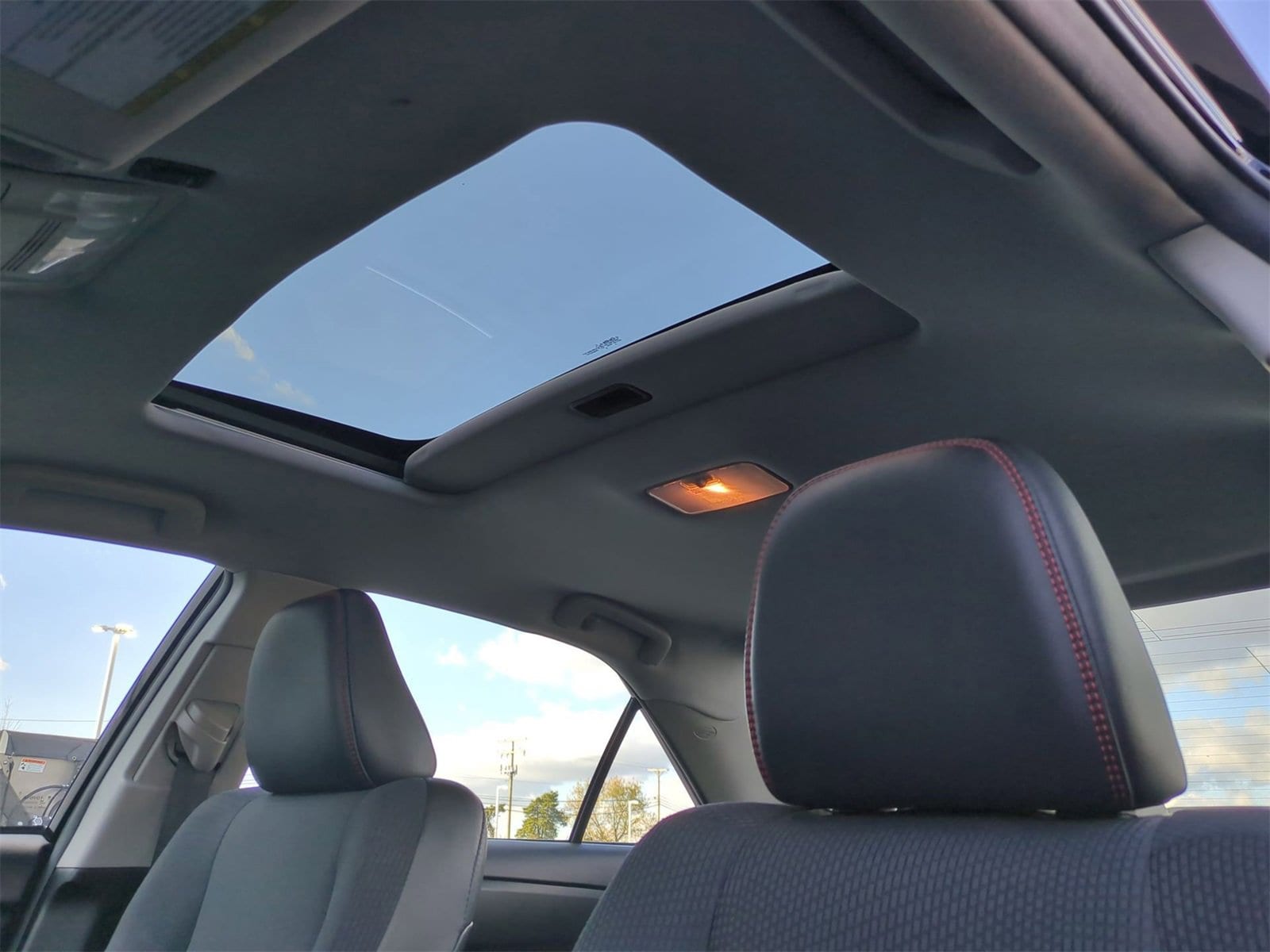 Thumbnail: 2016 Toyota Camry - 19