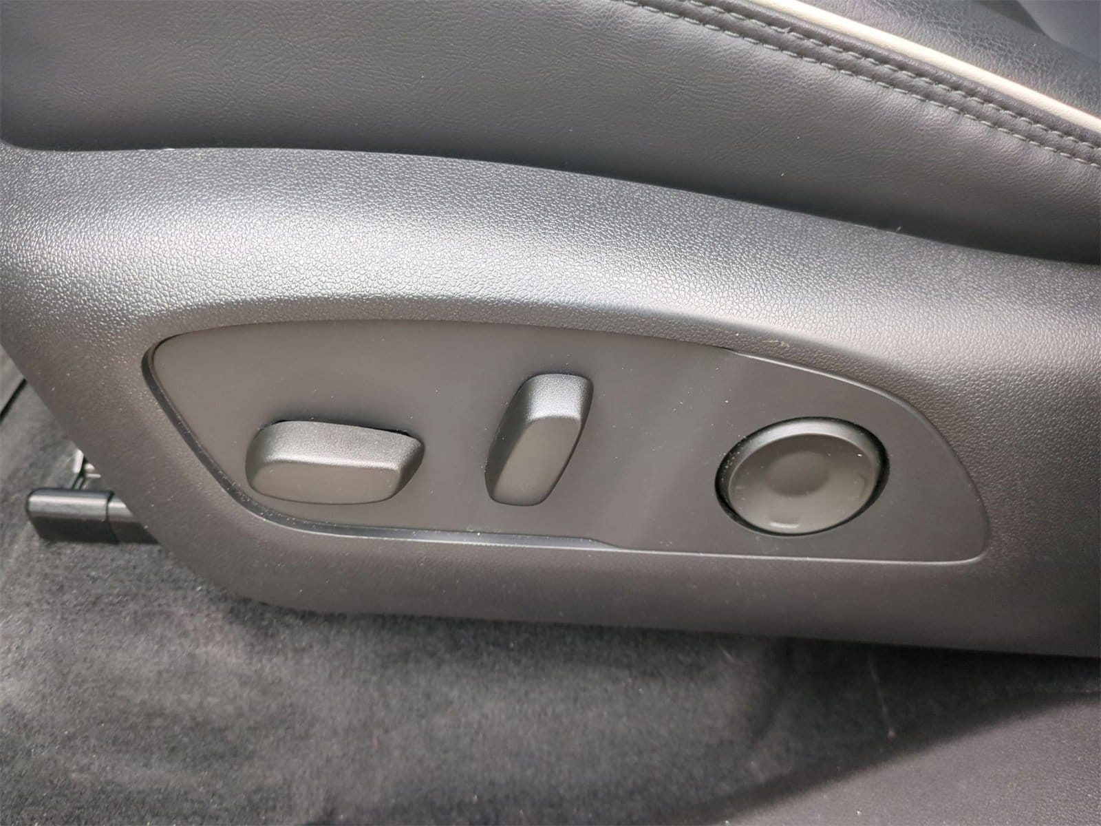 Thumbnail: 2024 GMC Acadia - 17