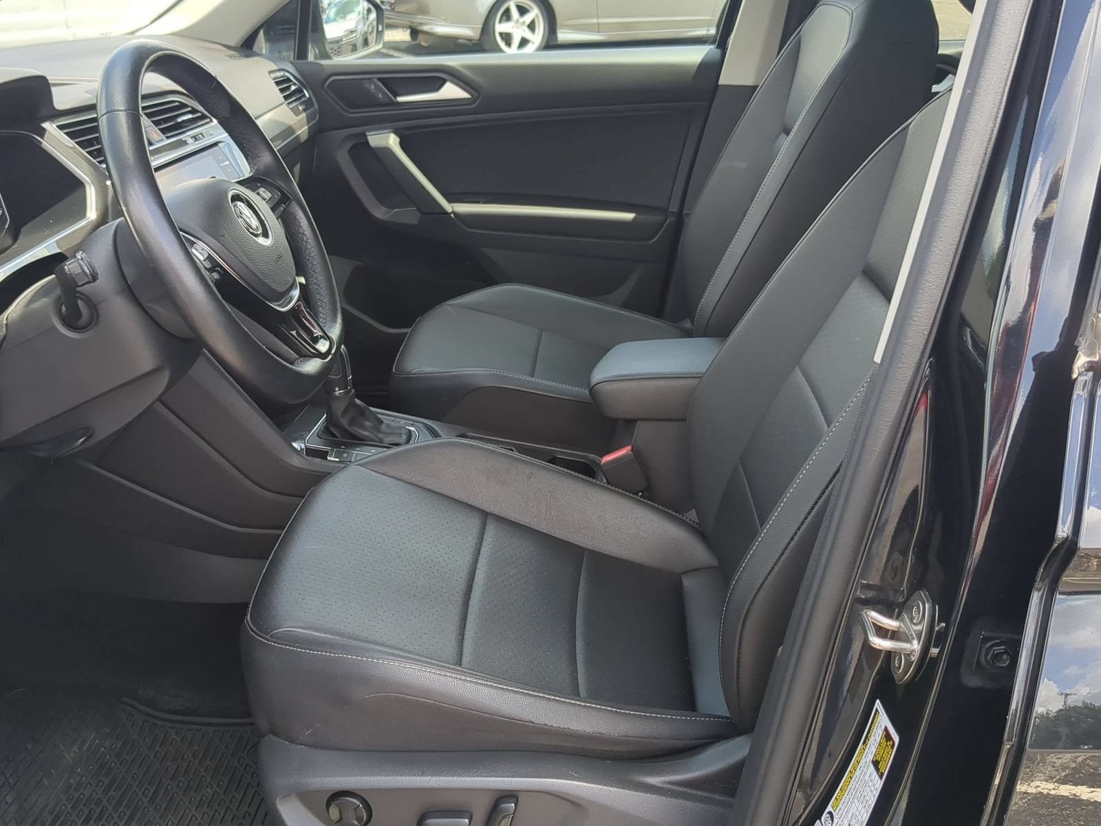 Thumbnail: 2019 Volkswagen Tiguan - 16