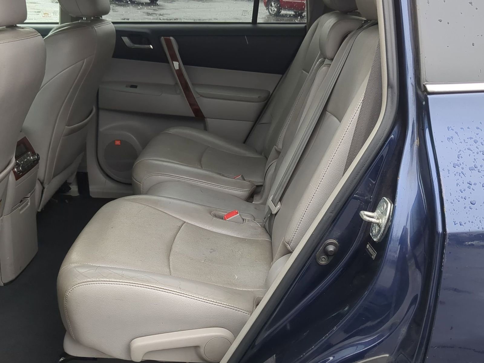 Thumbnail: 2012 Toyota Highlander - 19