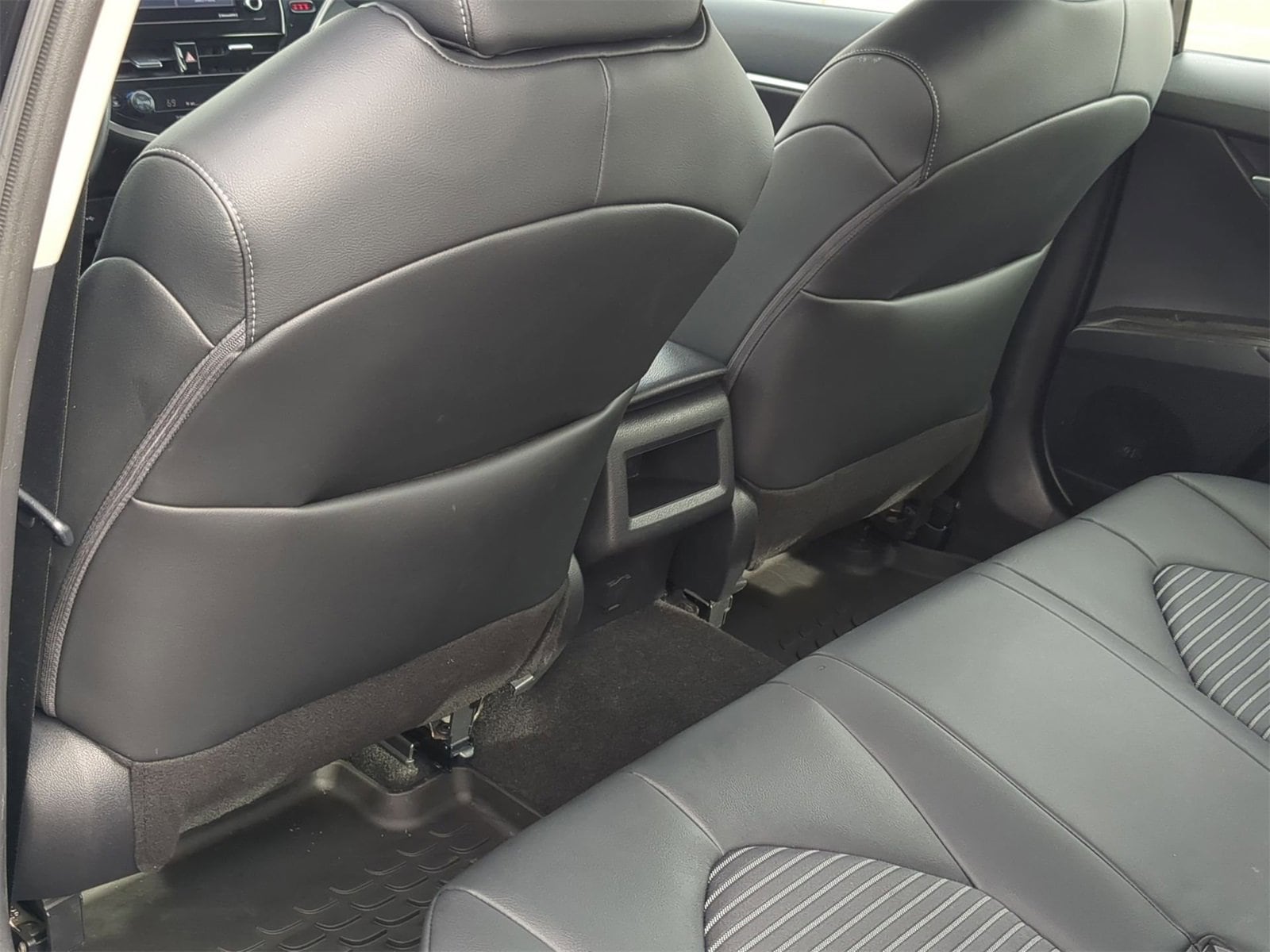 Thumbnail: 2023 Toyota Camry - 25