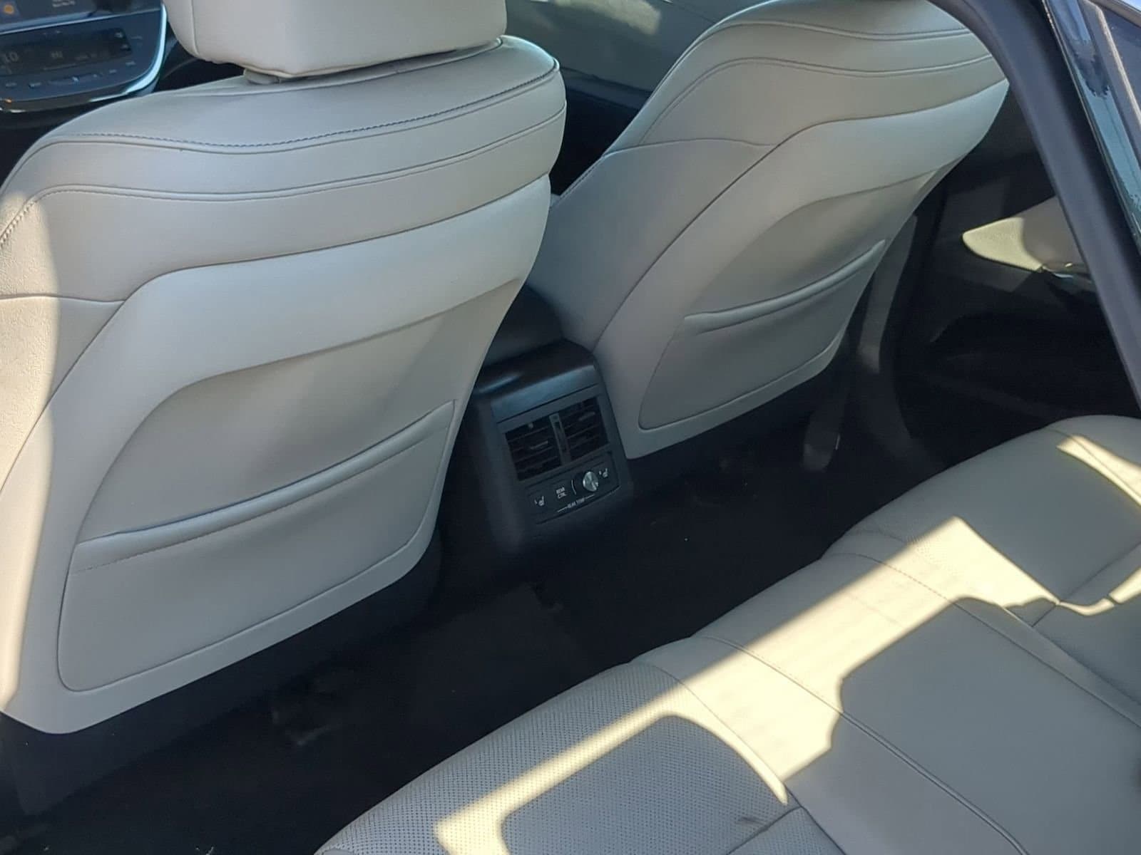 Thumbnail: 2017 Toyota Avalon - 18