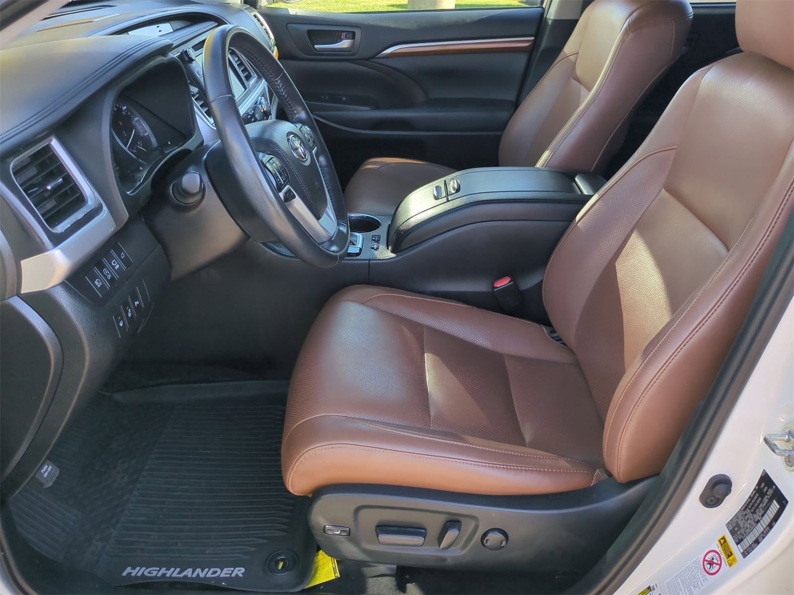 Thumbnail: 2019 Toyota Highlander - 16