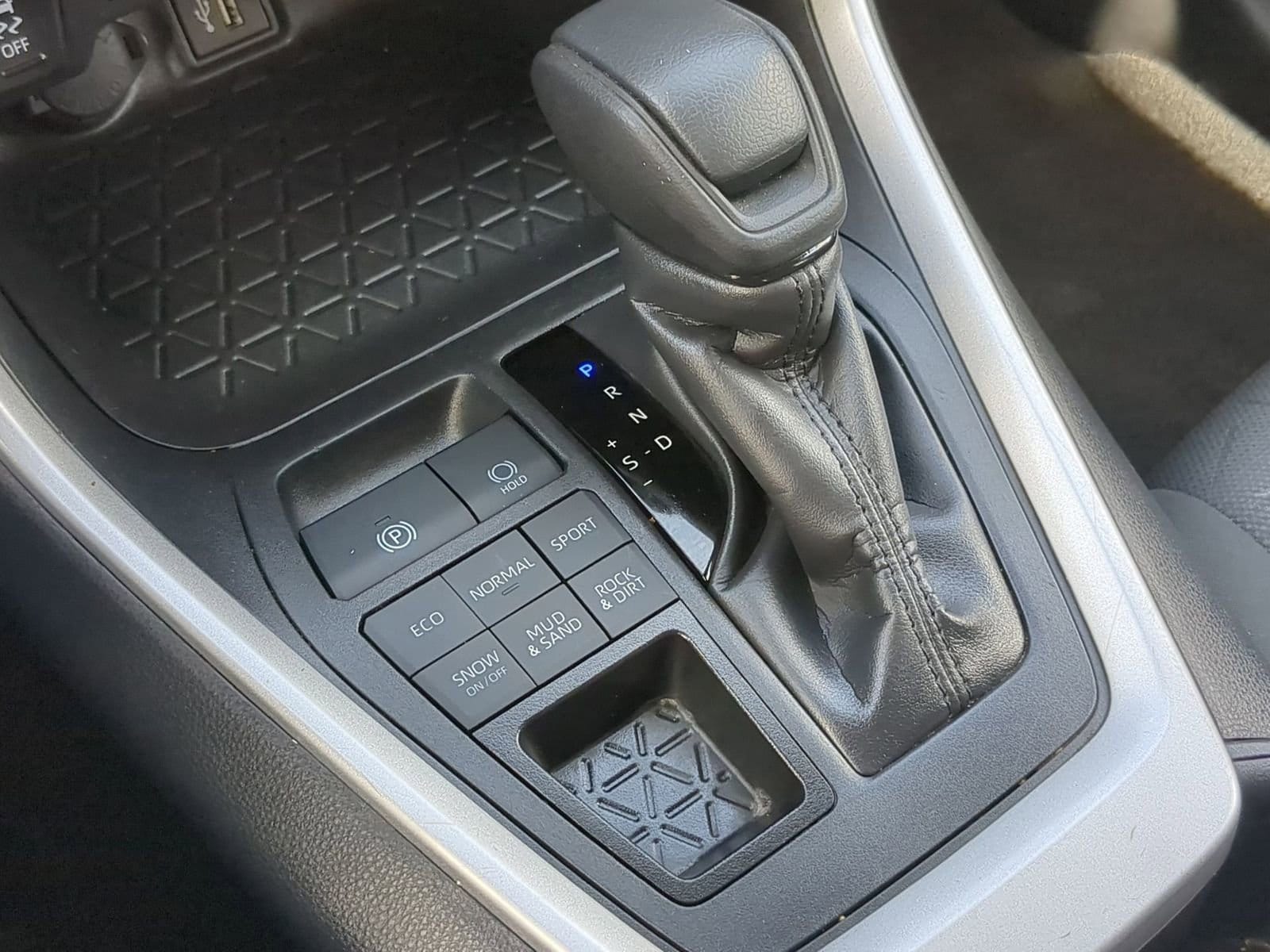 Thumbnail: 2025 Toyota RAV4 - 29