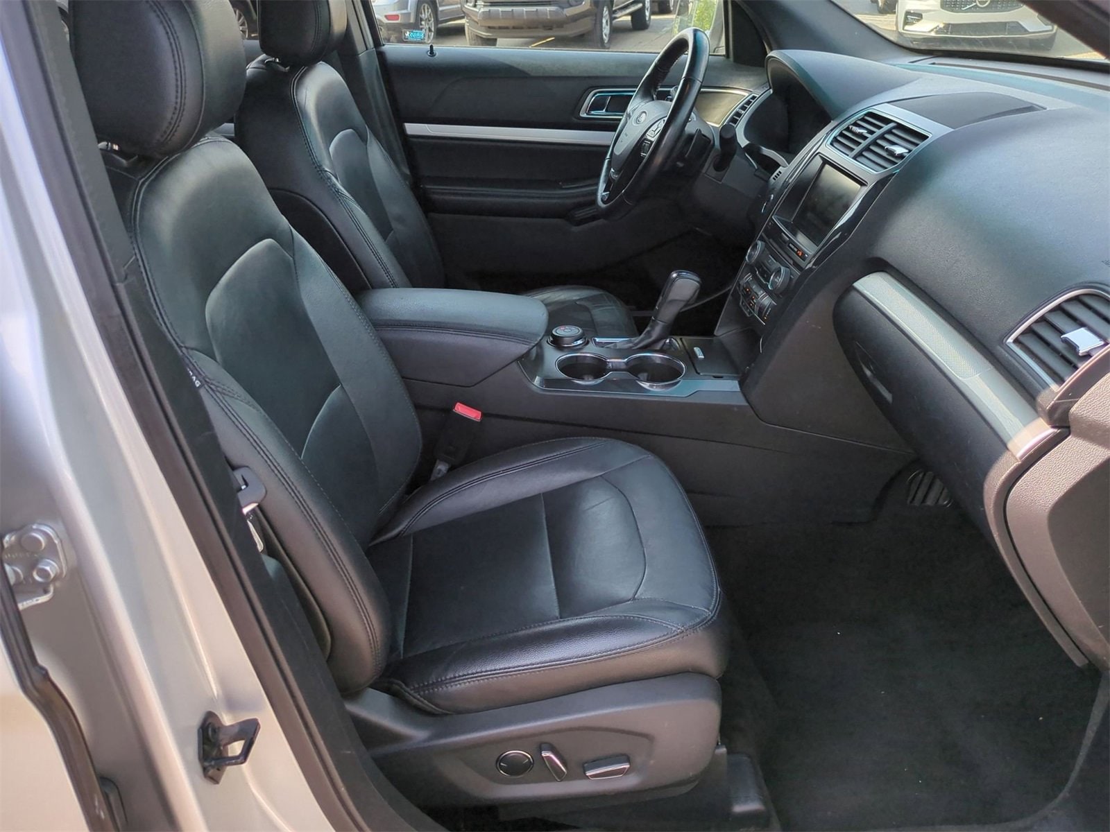 Thumbnail: 2016 Ford Explorer - 19