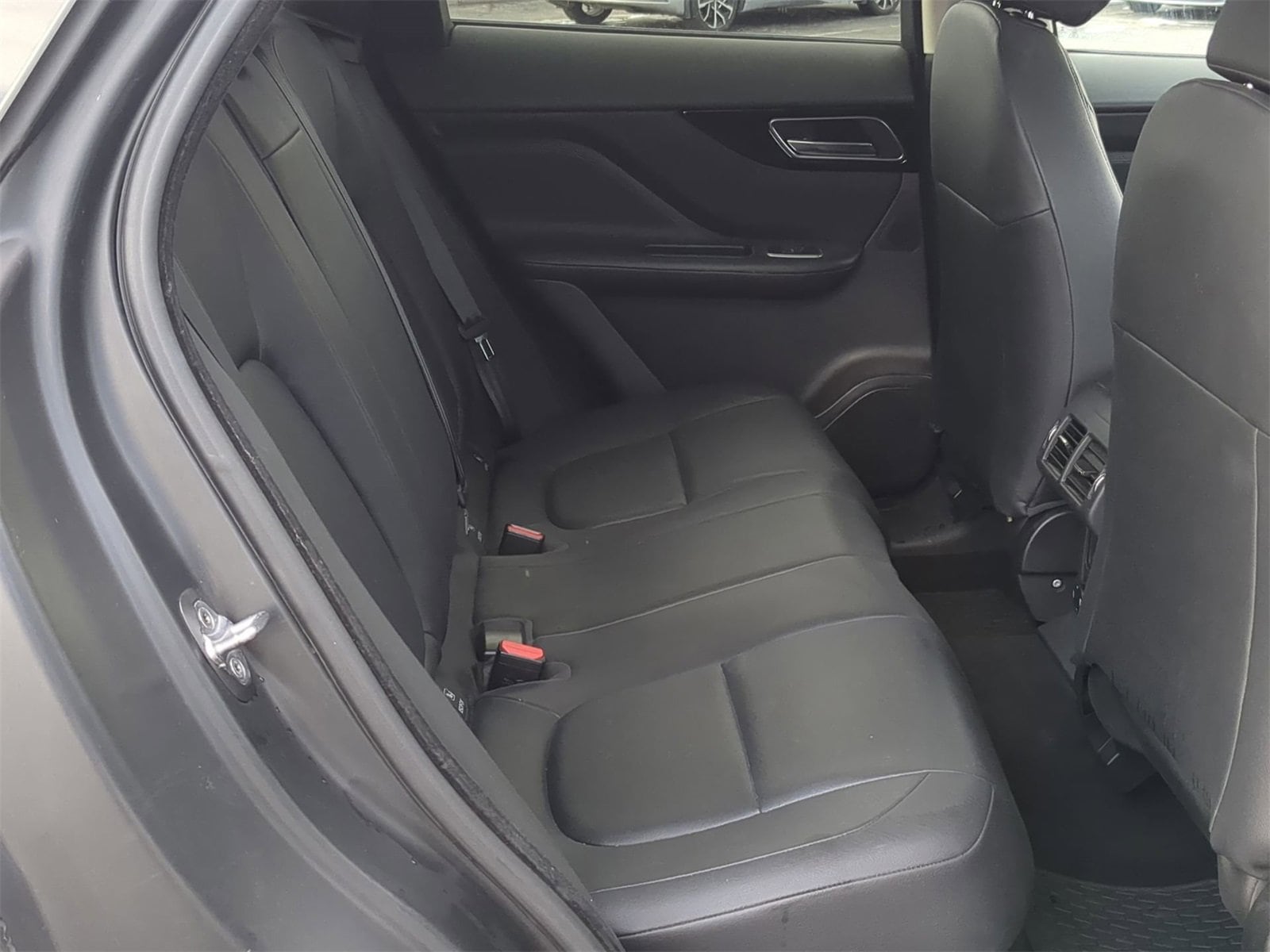 Thumbnail: 2017 Jaguar F-Pace - 27