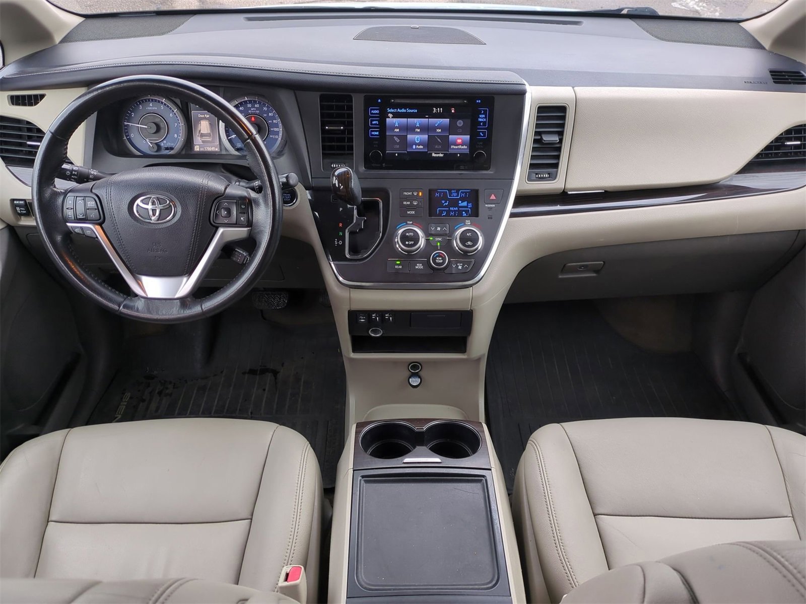 Thumbnail: 2015 Toyota Sienna - 14