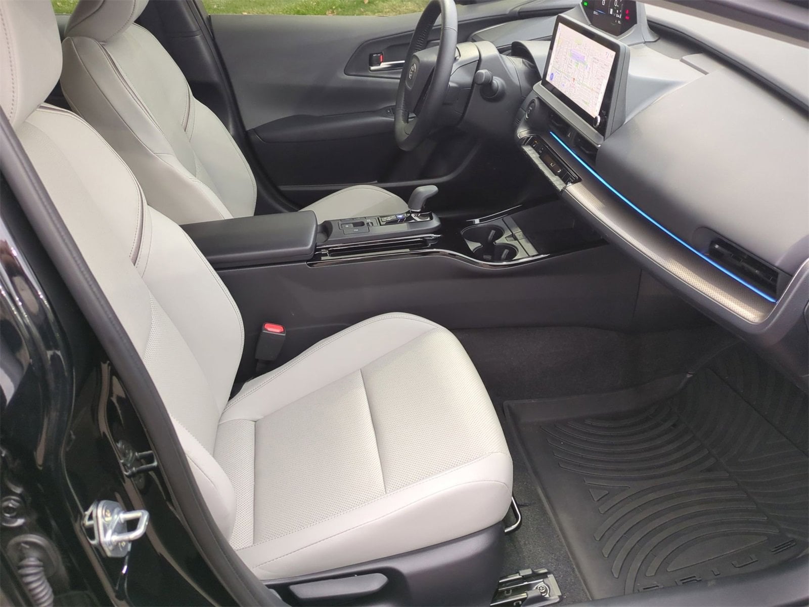 Thumbnail: 2025 Toyota Prius - 21