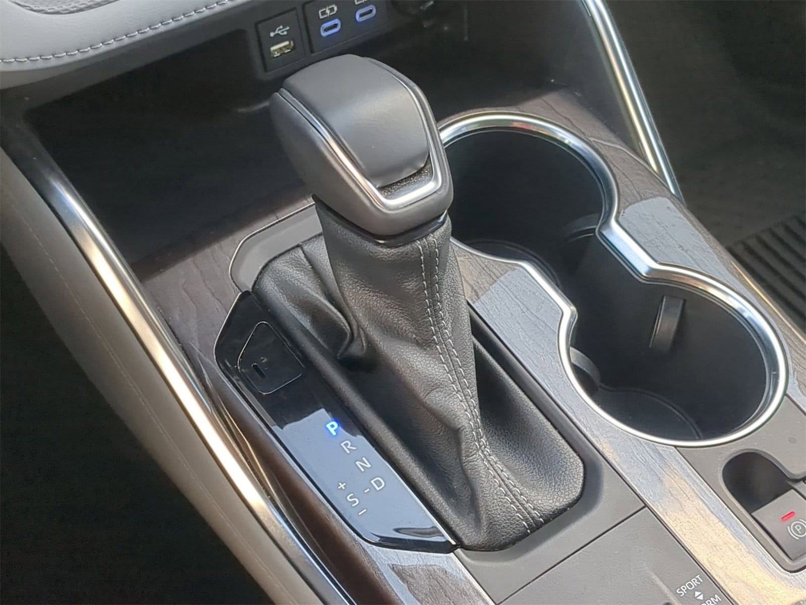 Thumbnail: 2022 Toyota Highlander - 34