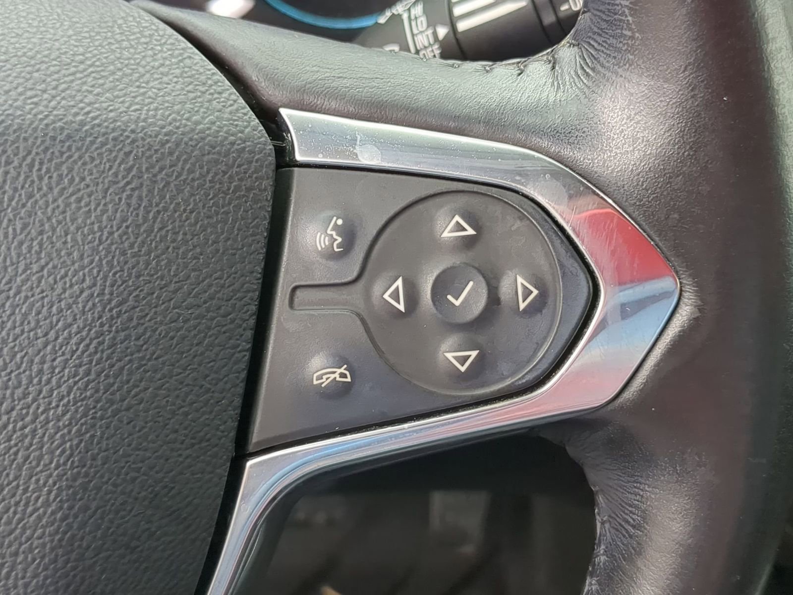 Thumbnail: 2020 Chevrolet Traverse - 24