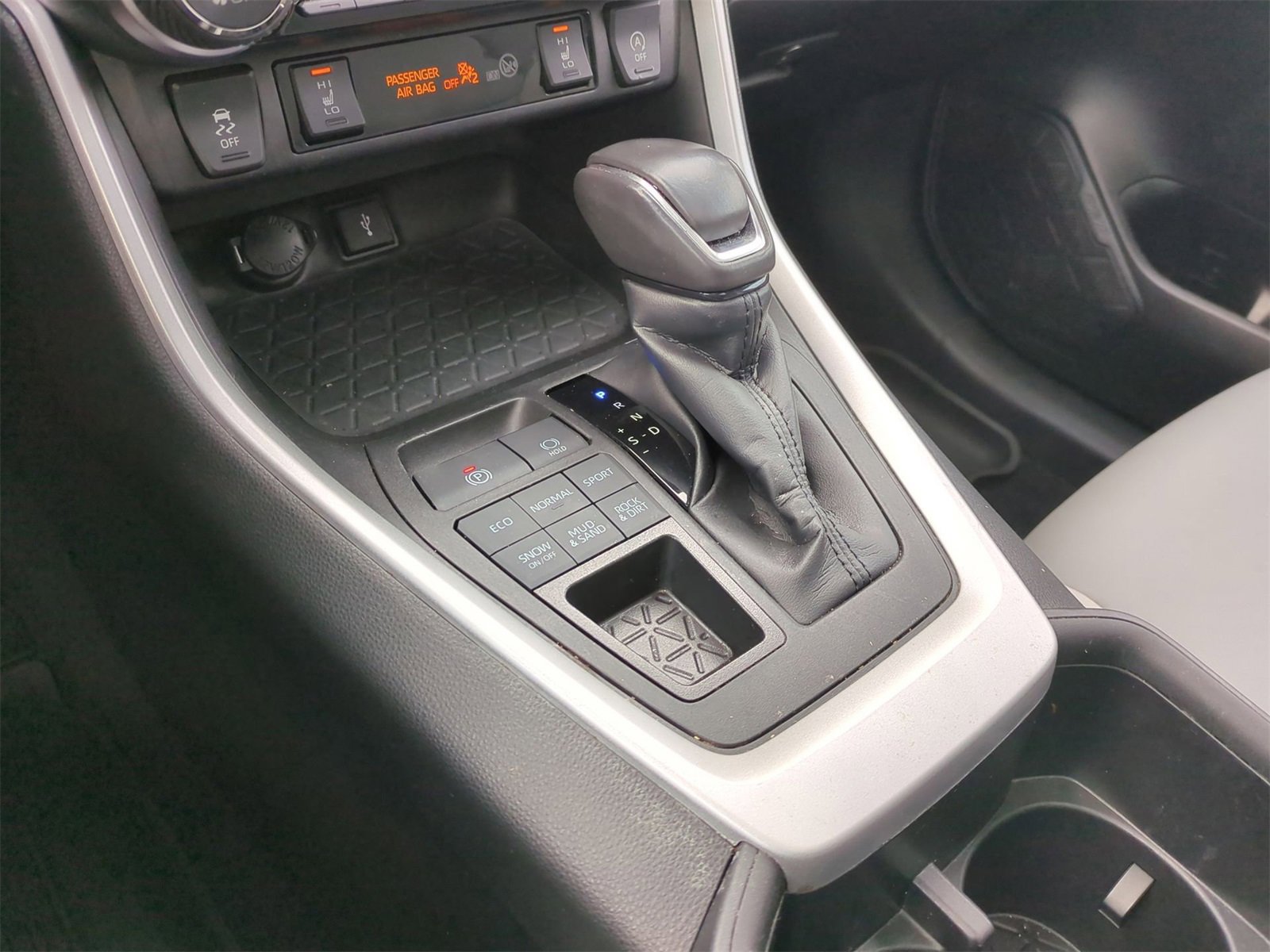 Thumbnail: 2022 Toyota RAV4 - 33