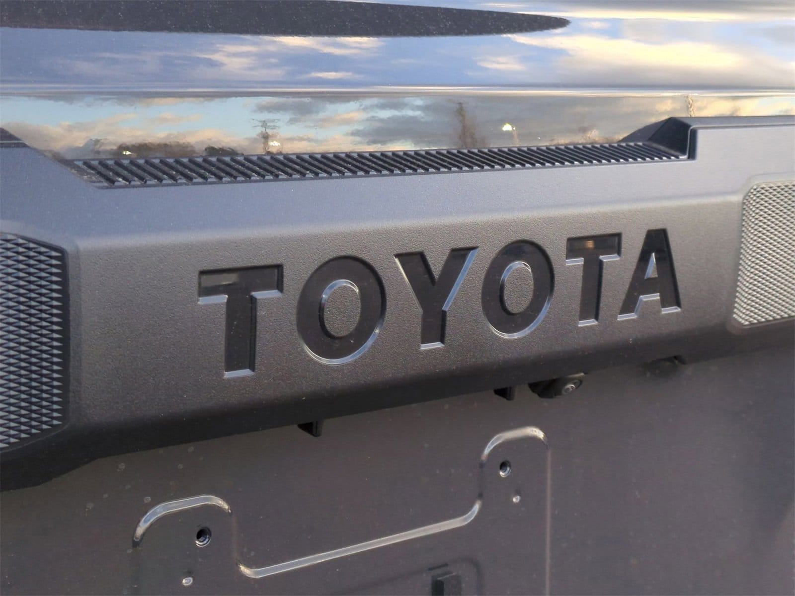 Thumbnail: 2025 Toyota 4Runner - 12