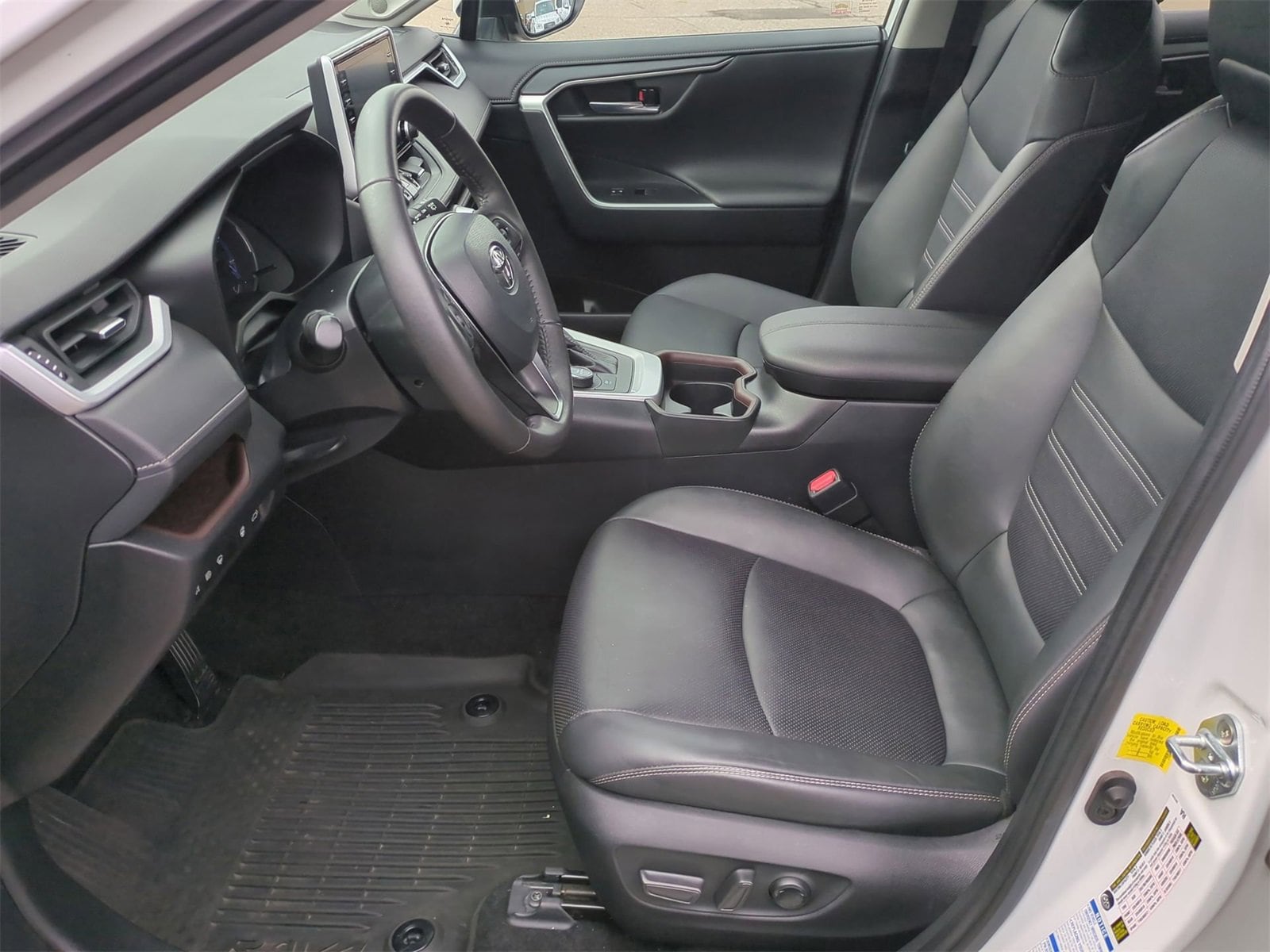 Thumbnail: 2021 Toyota RAV4 - 16