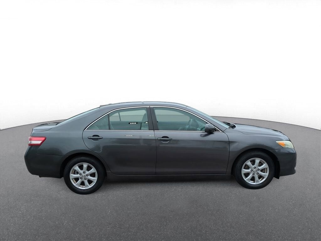 Thumbnail: 2011 Toyota Camry - 9