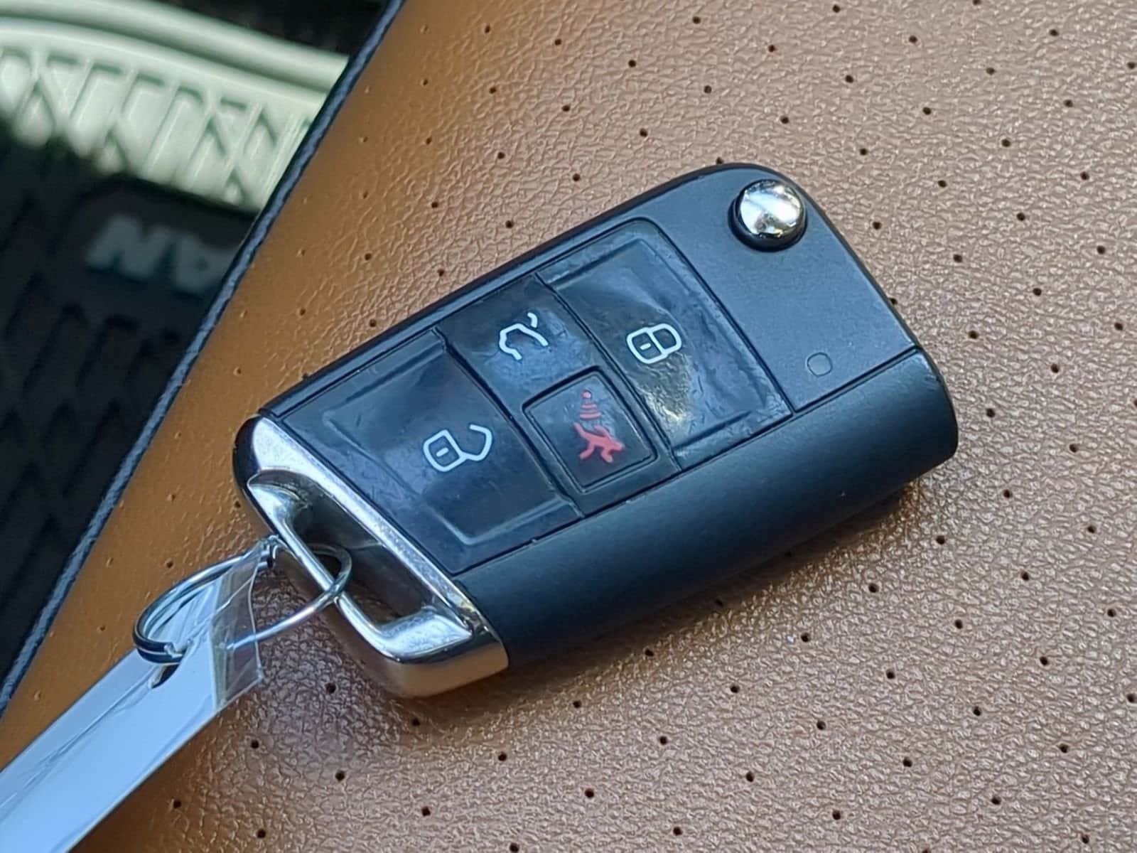 Thumbnail: 2018 Volkswagen Tiguan - 33