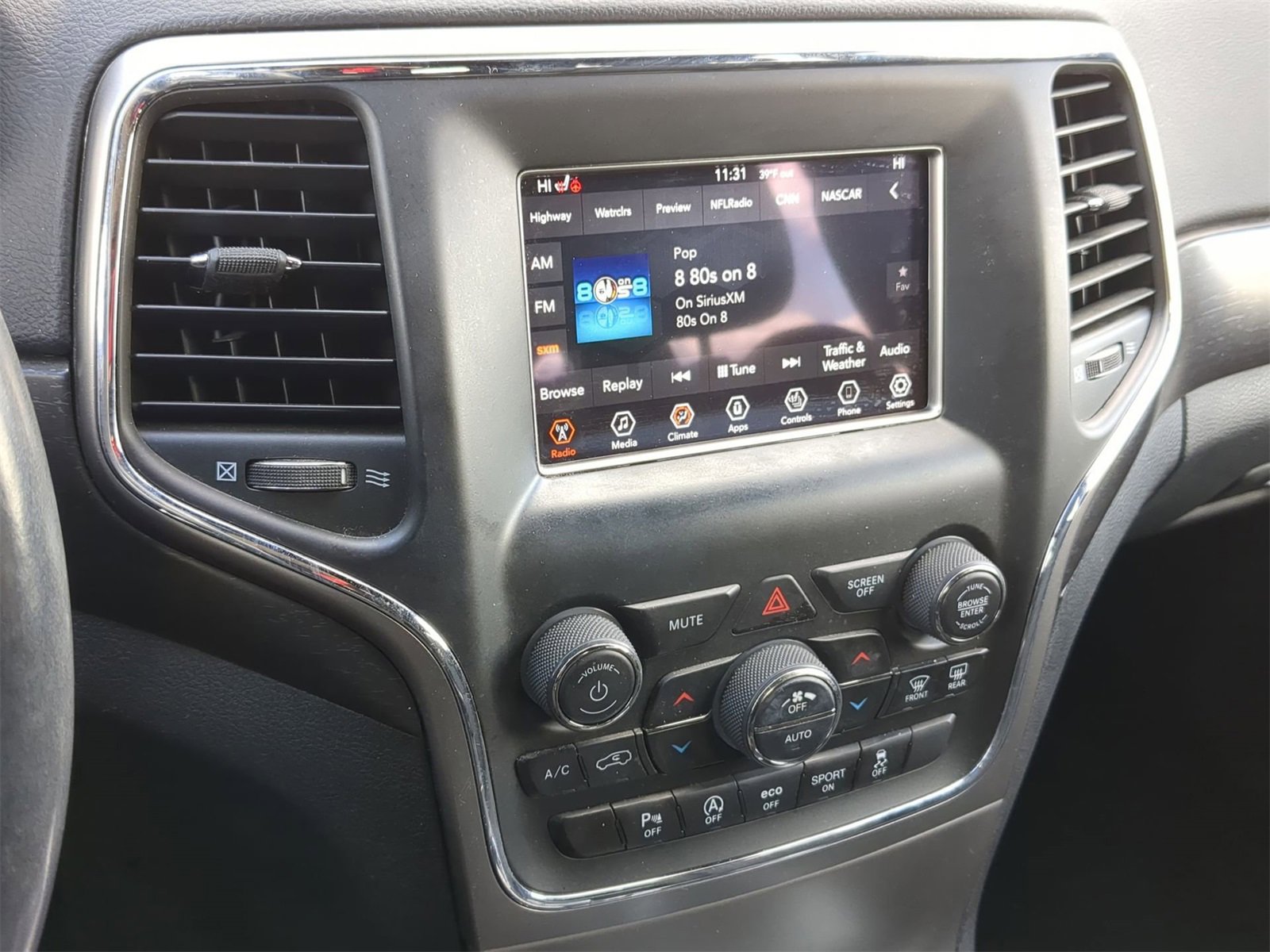 Thumbnail: 2018 Jeep Grand Cherokee - 26