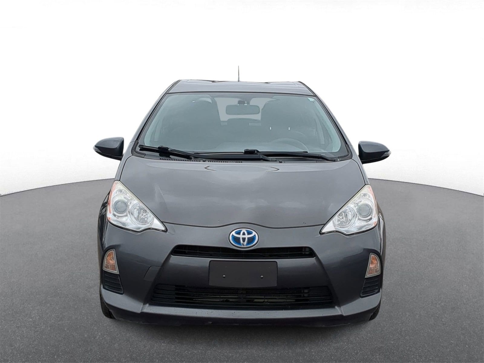 Thumbnail: 2014 Toyota Prius c - 3