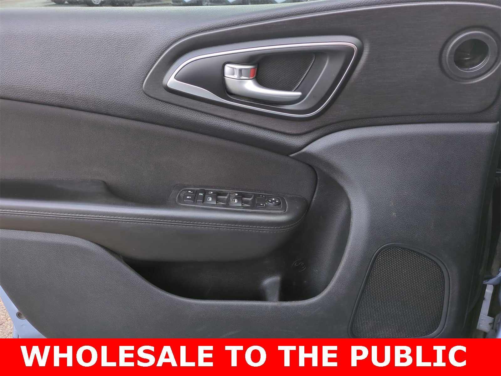 Thumbnail: 2015 Chrysler 200 - 28