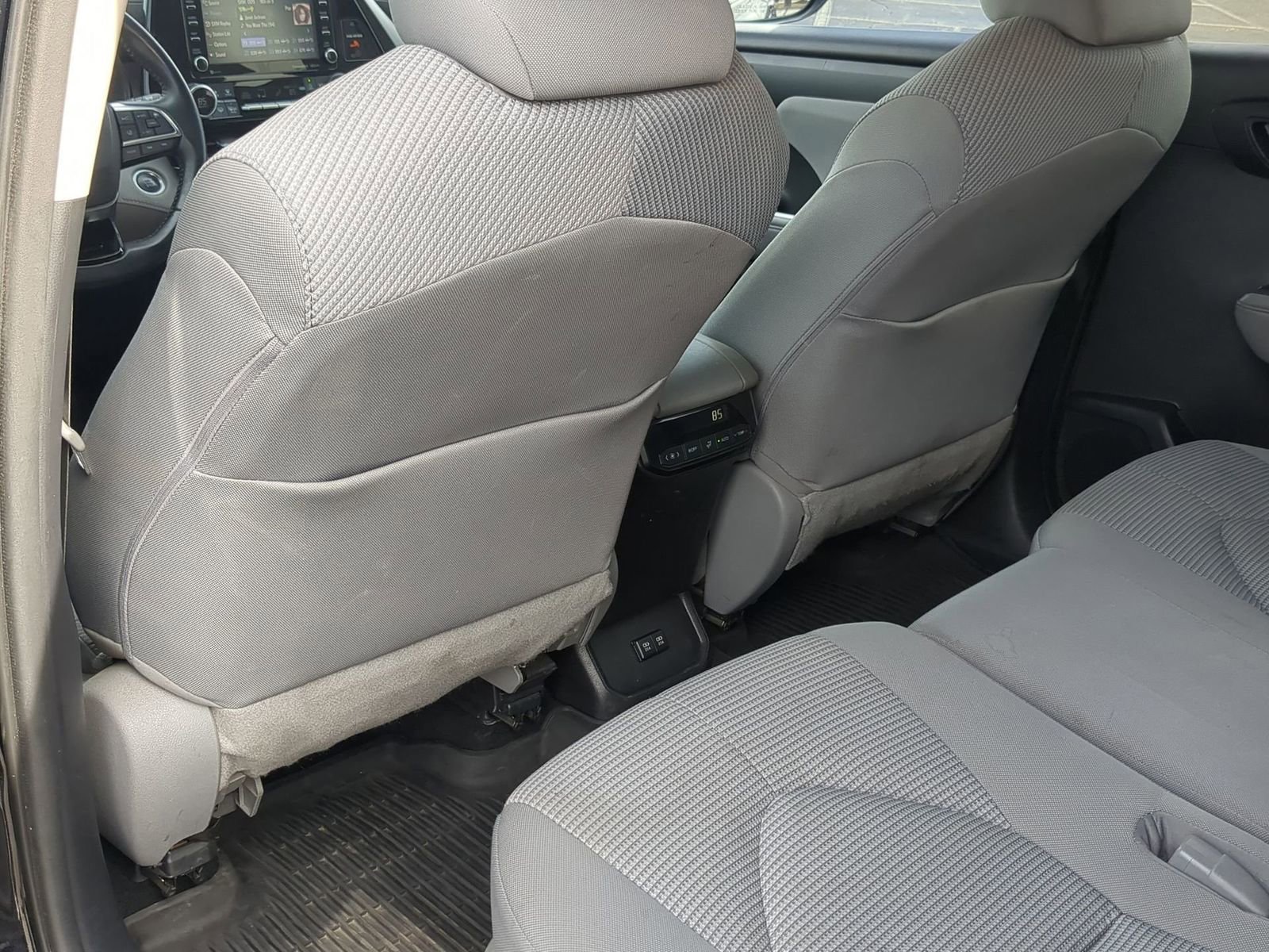 Thumbnail: 2021 Toyota Highlander - 25