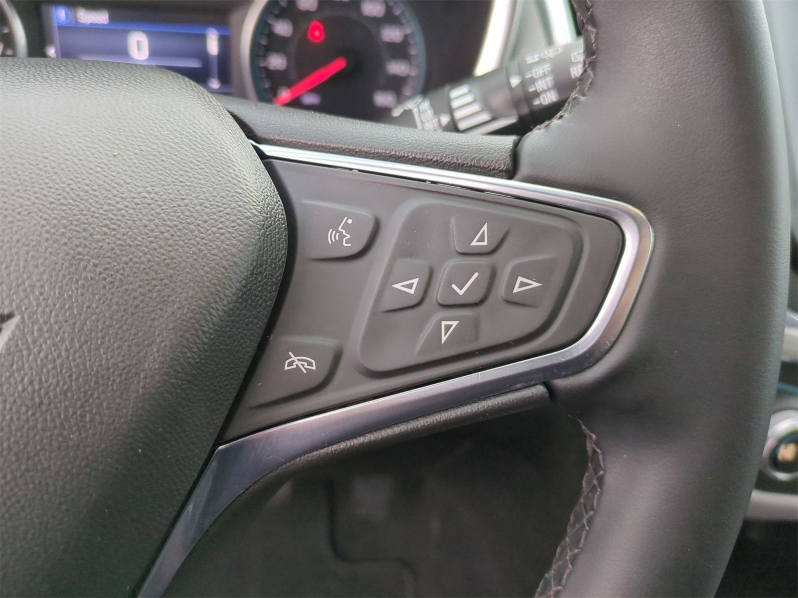 Thumbnail: 2024 Chevrolet Equinox - 24