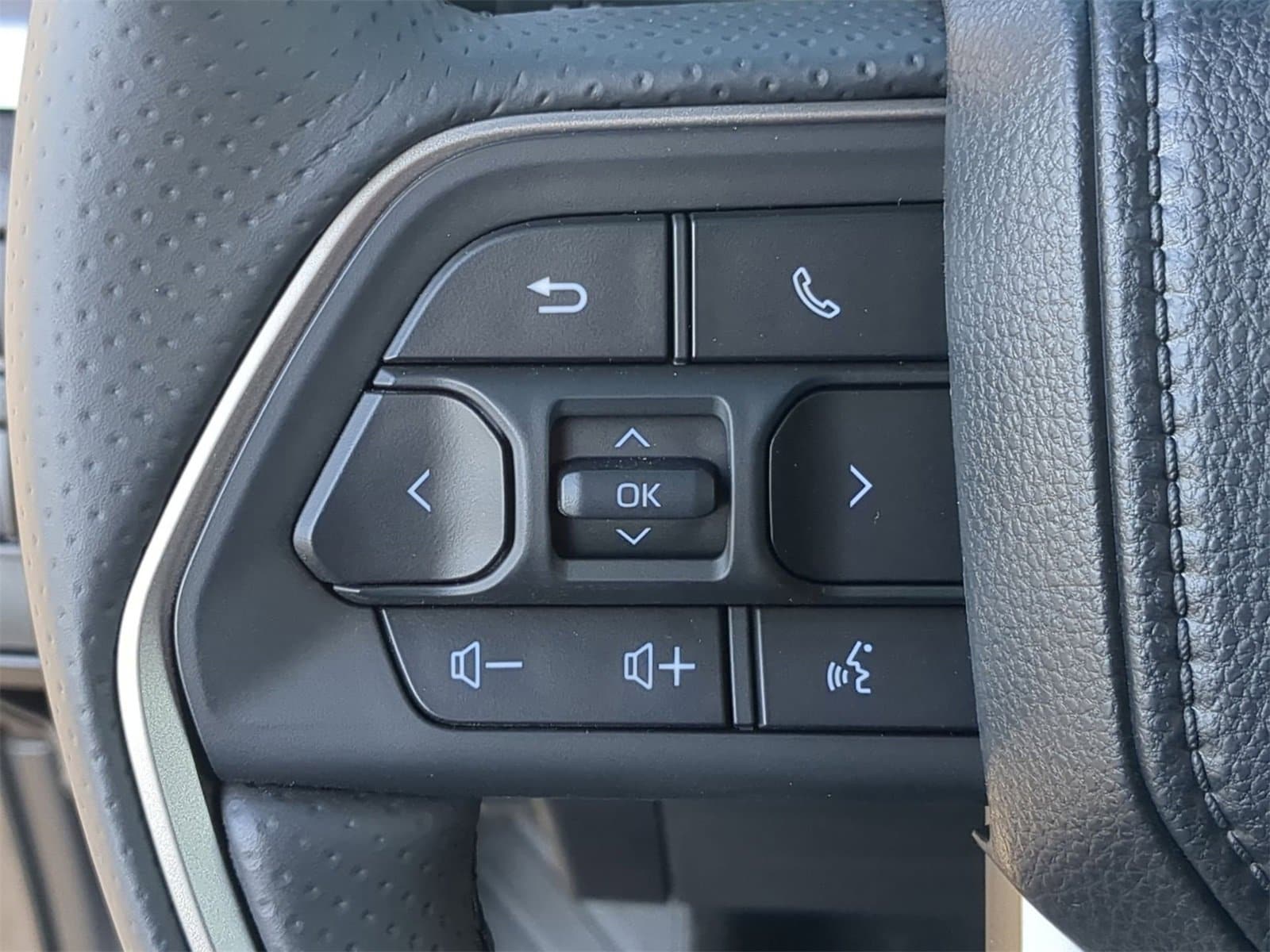 Thumbnail: 2025 Toyota 4Runner - 30