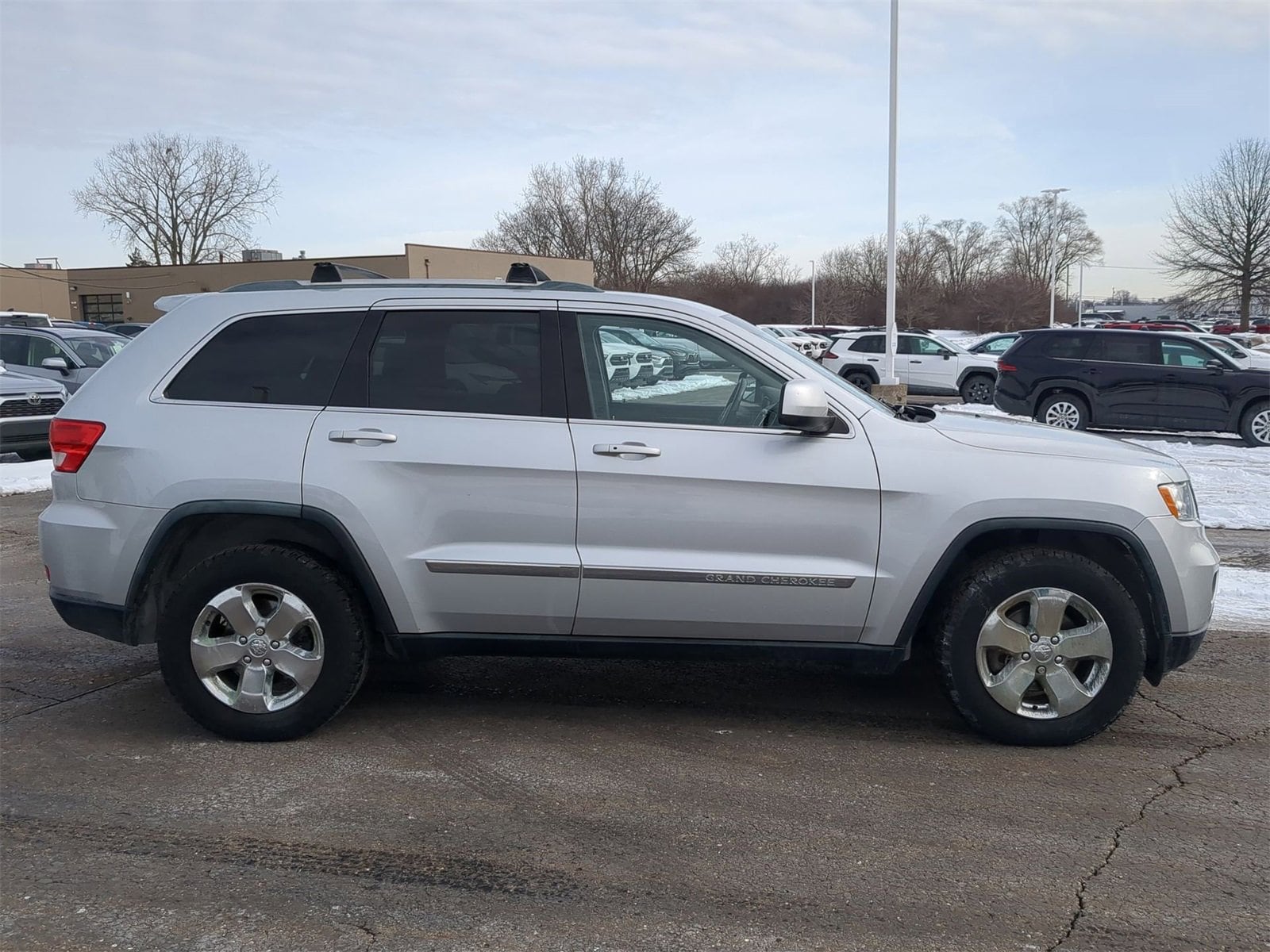 Thumbnail: 2011 Jeep Grand Cherokee - 15