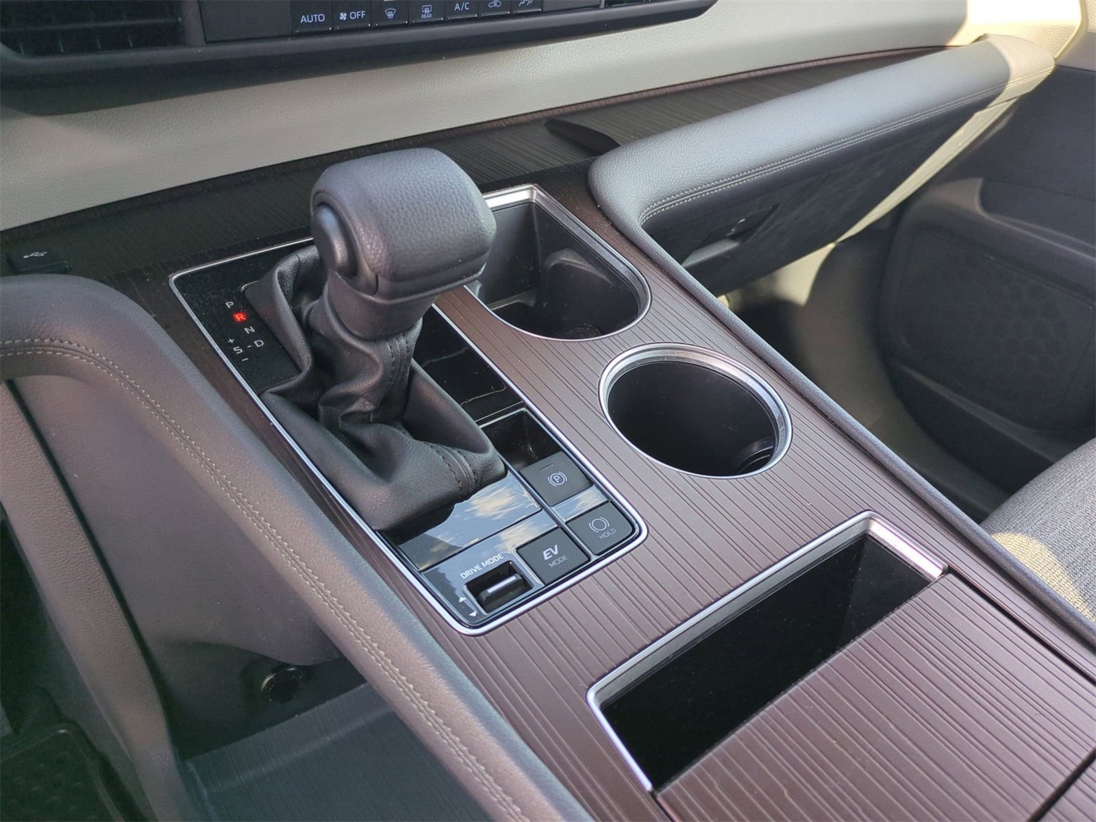 Thumbnail: 2023 Toyota Sienna - 31