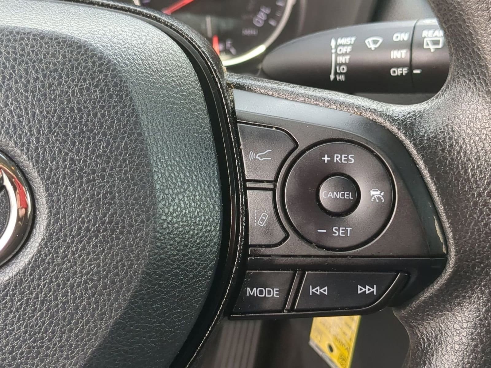 Thumbnail: 2019 Toyota RAV4 - 24