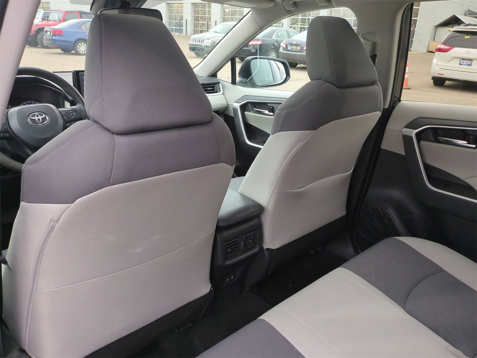 Thumbnail: 2019 Toyota RAV4 - 18