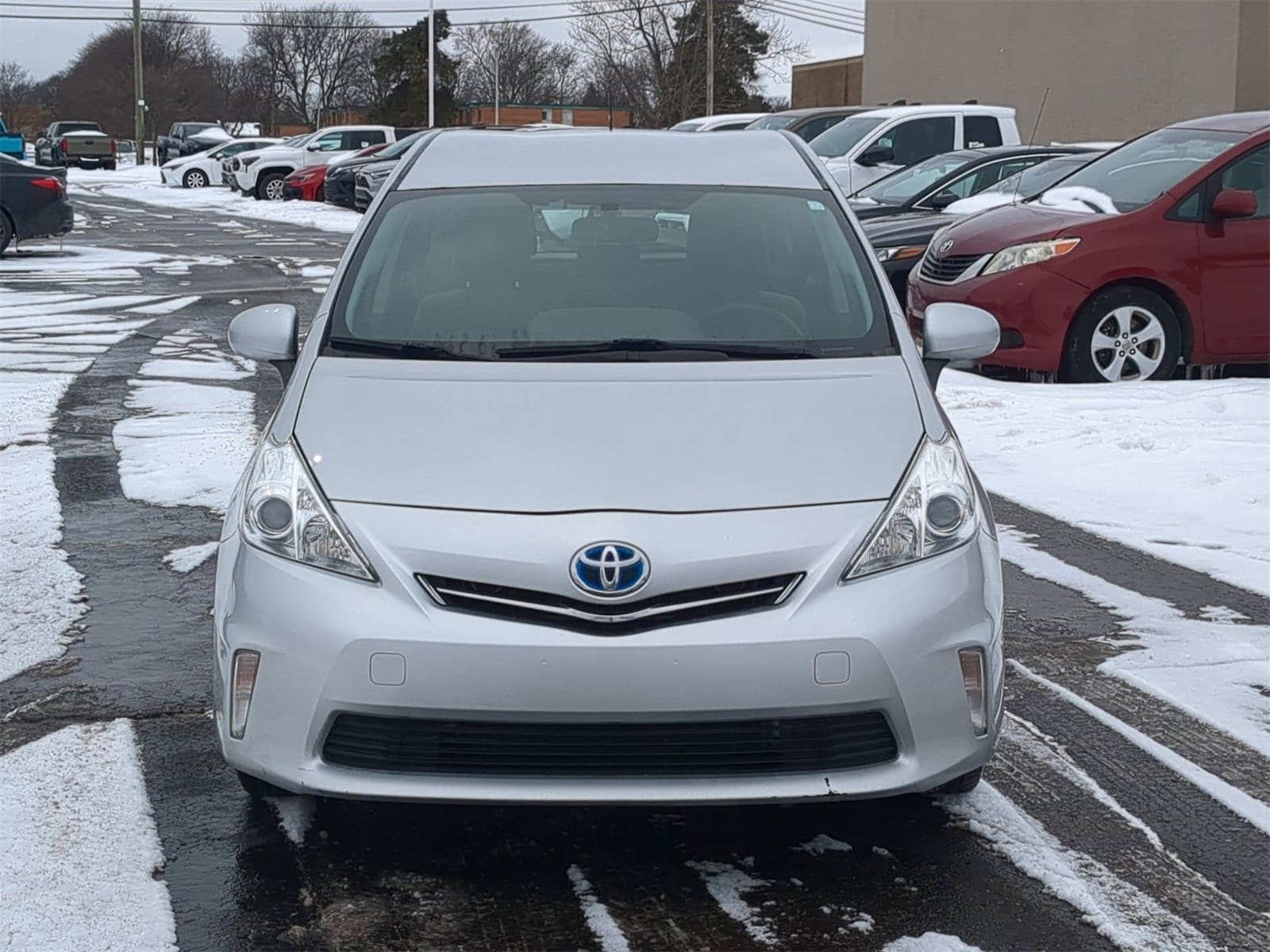 Thumbnail: 2012 Toyota Prius v - 17