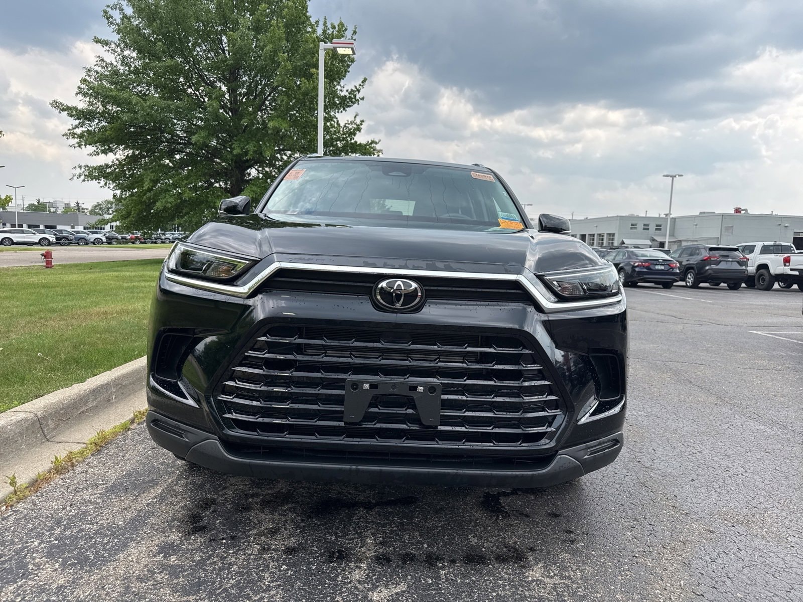 2024 Toyota Grand Highlander XLE 2