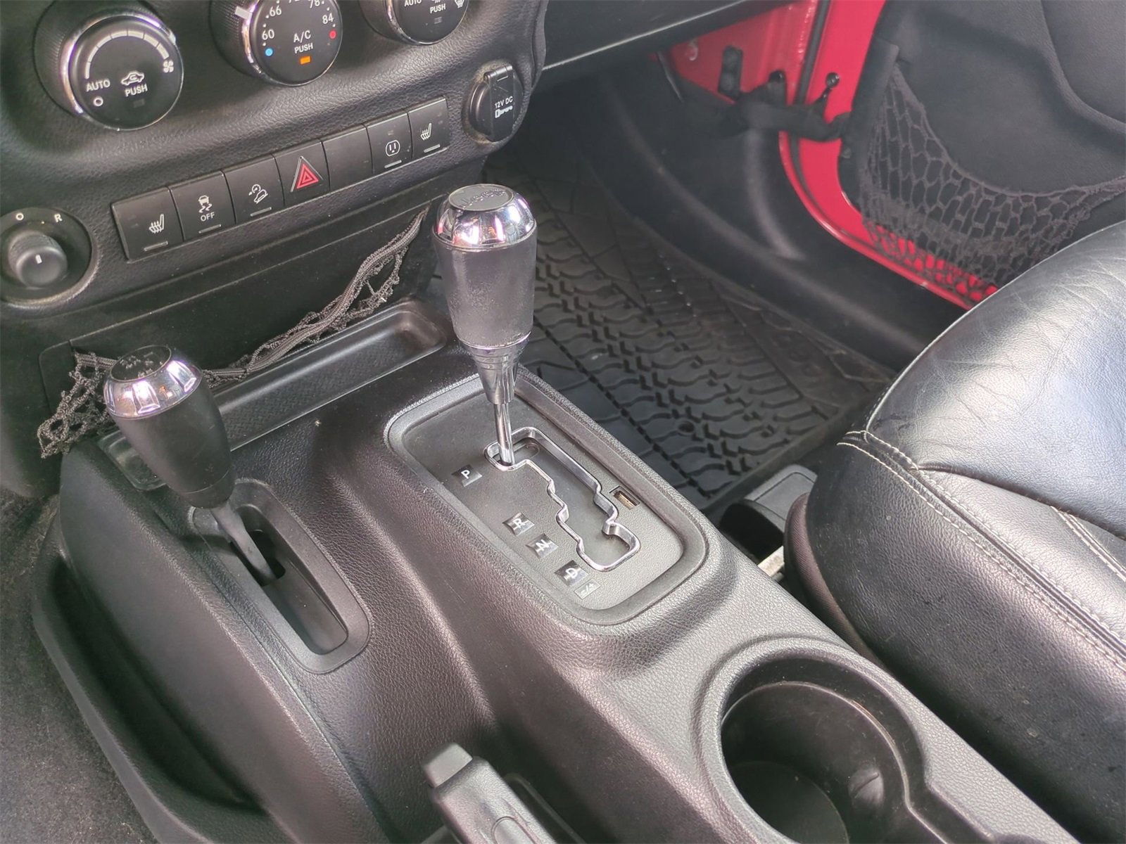 Thumbnail: 2014 Jeep Wrangler - 30