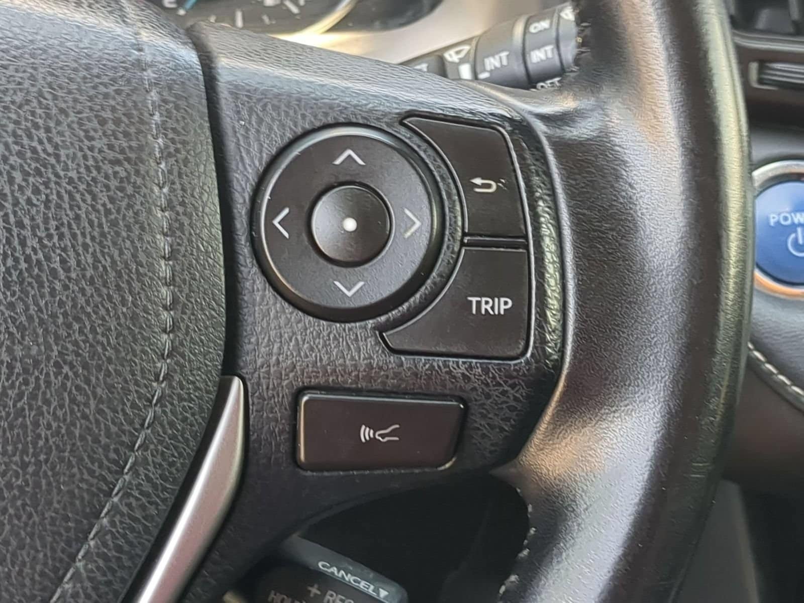 Thumbnail: 2017 Toyota RAV4 - 24