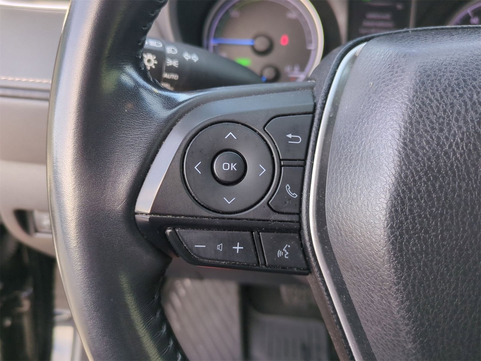 Thumbnail: 2021 Toyota Venza - 23