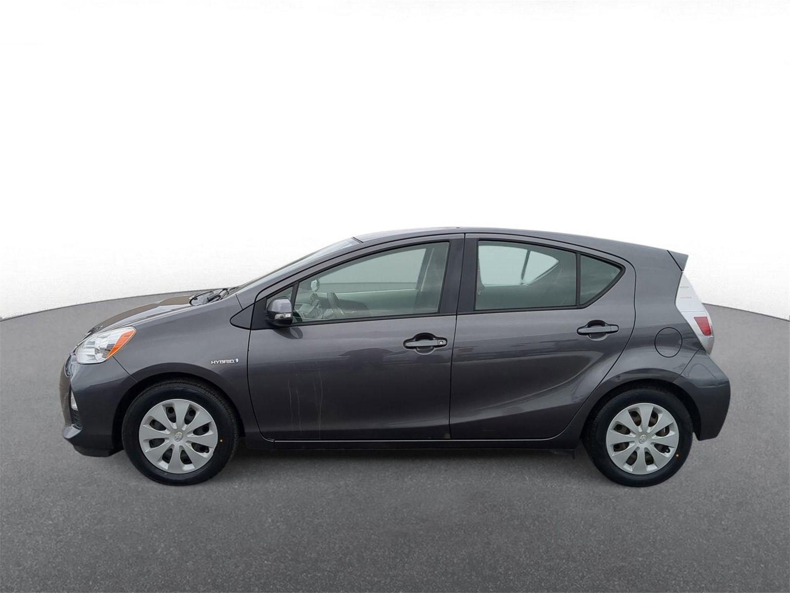 Thumbnail: 2014 Toyota Prius c - 5