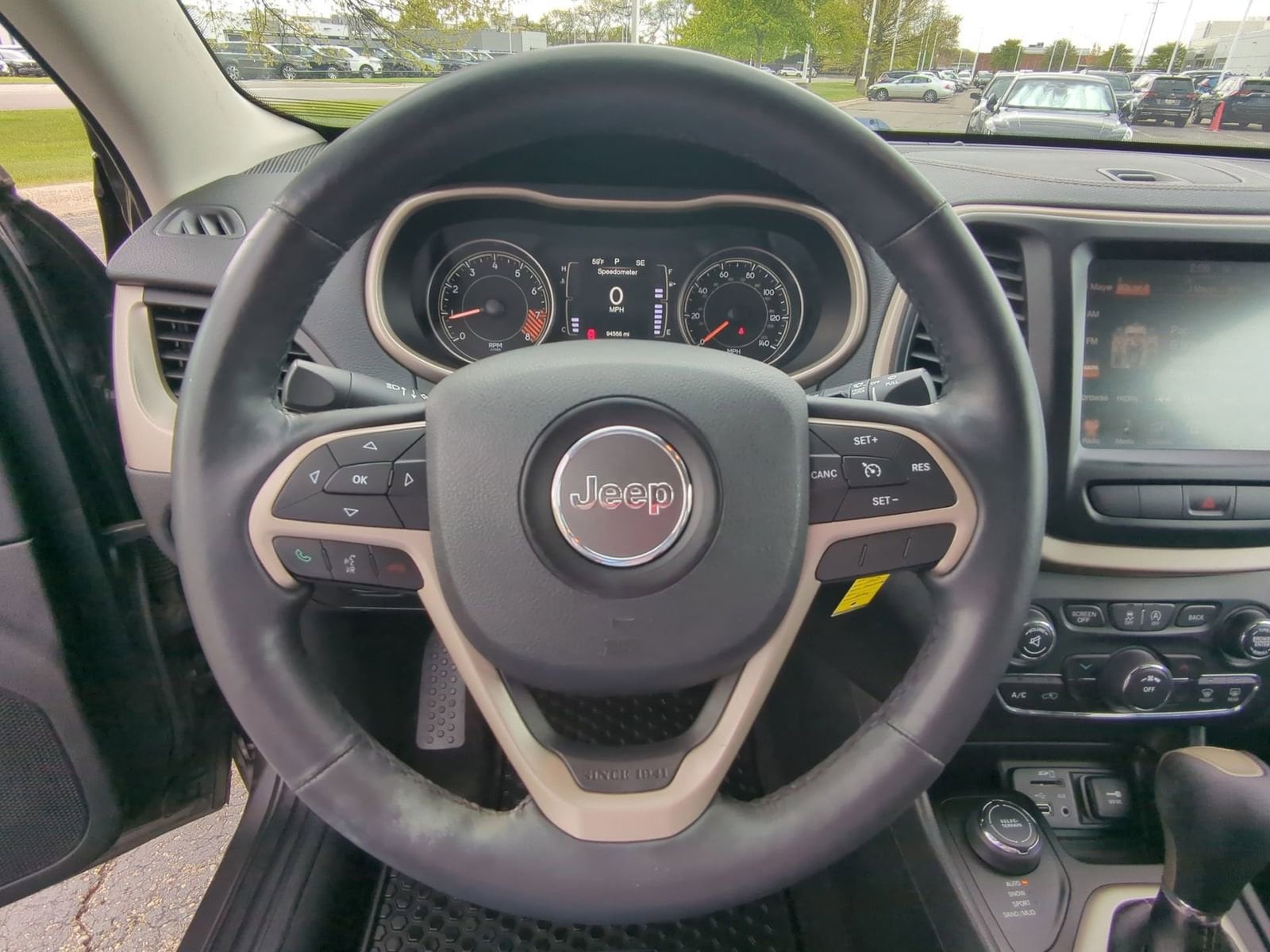 Thumbnail: 2015 Jeep Cherokee - 22