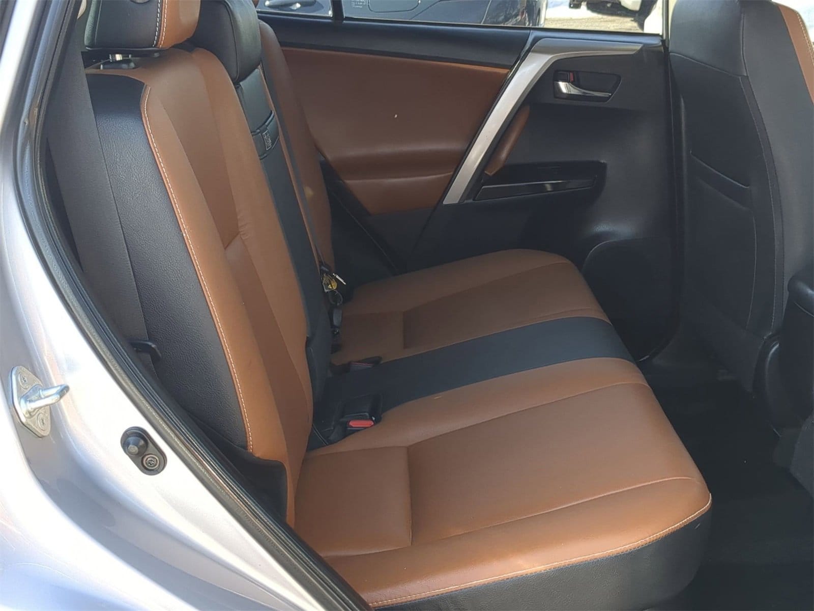 Thumbnail: 2018 Toyota RAV4 - 27