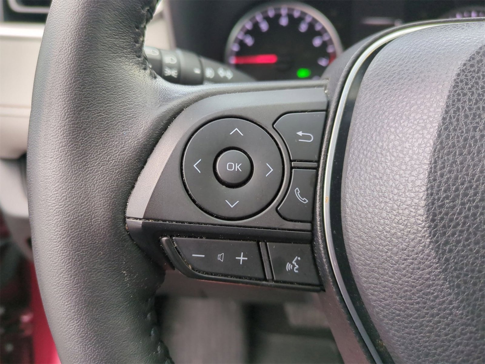 Thumbnail: 2022 Toyota RAV4 - 24