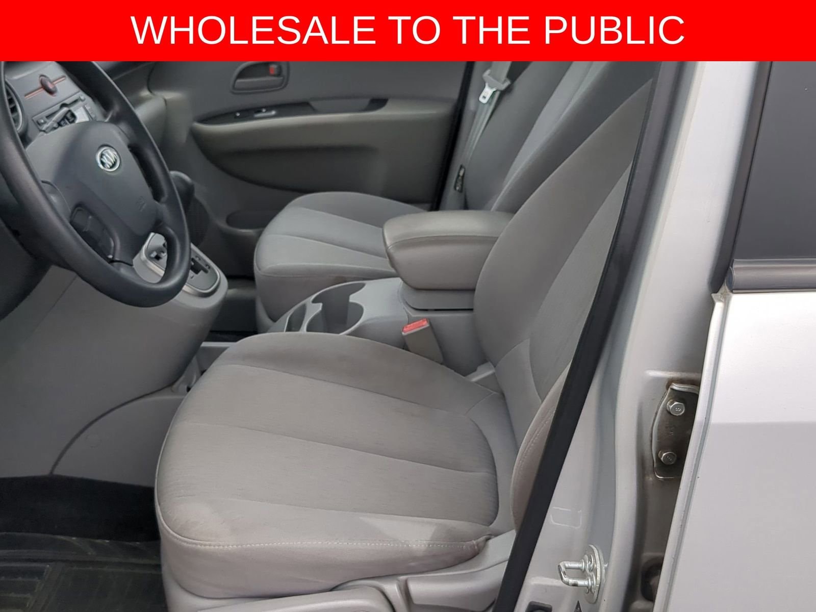 Thumbnail: 2008 Kia Rondo - 16