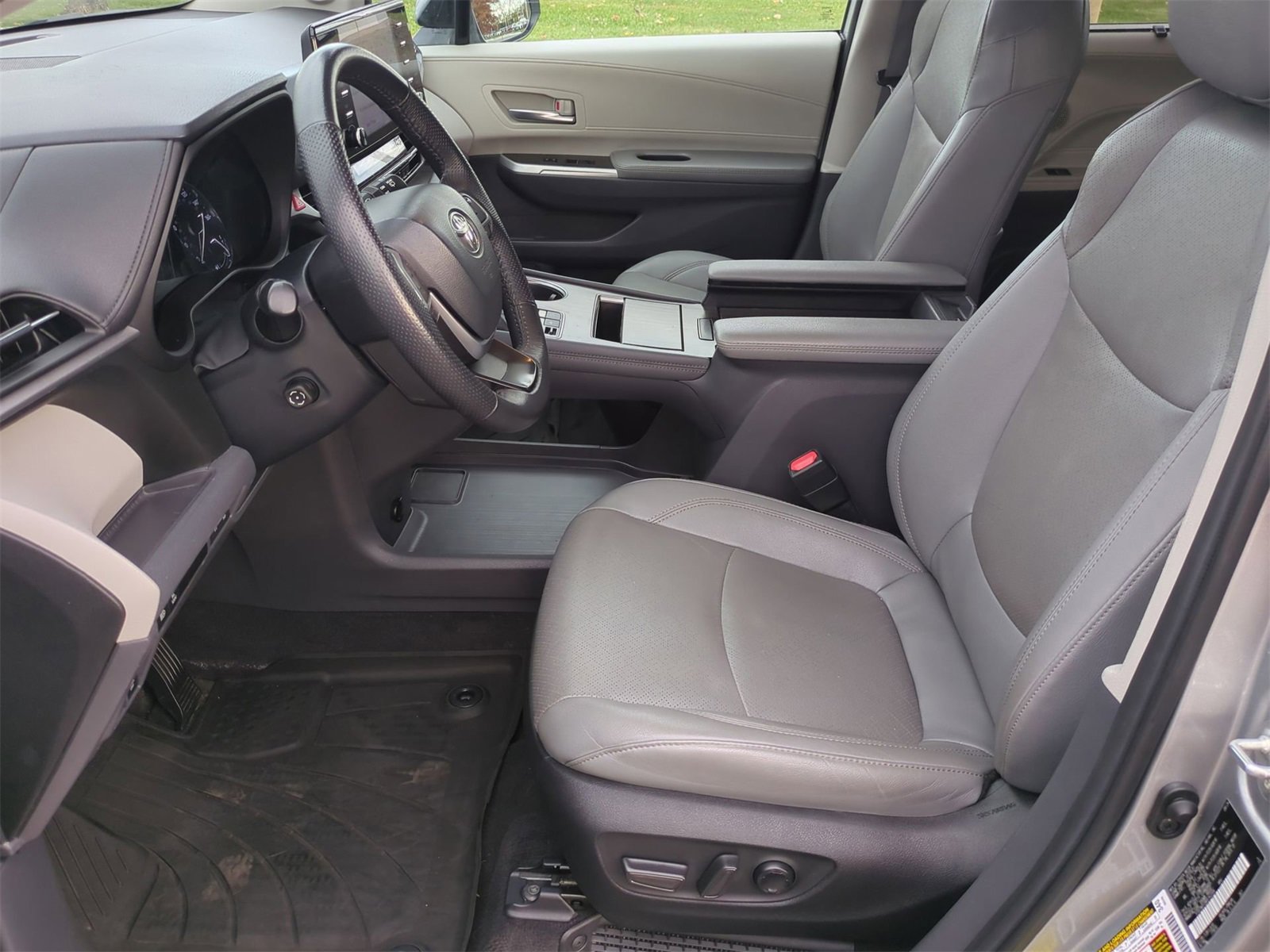 Thumbnail: 2024 Toyota Sienna - 15